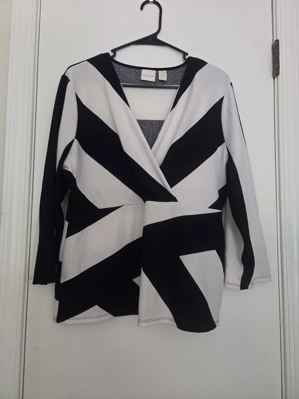Chico's Modish Black & White Striped Wrap-Look Knit Top, Sz 2